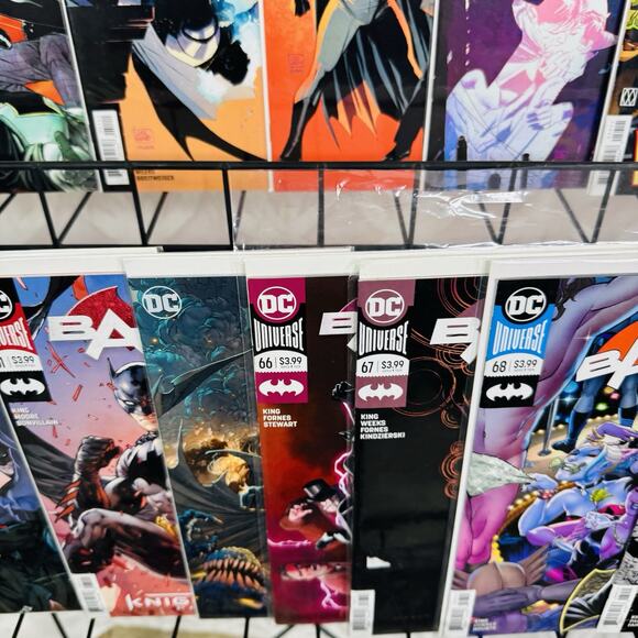 Batman Rebirth 48-49 51-54 56 59 61 63 66-69 lot Vs Joker - Picture 6 of 7